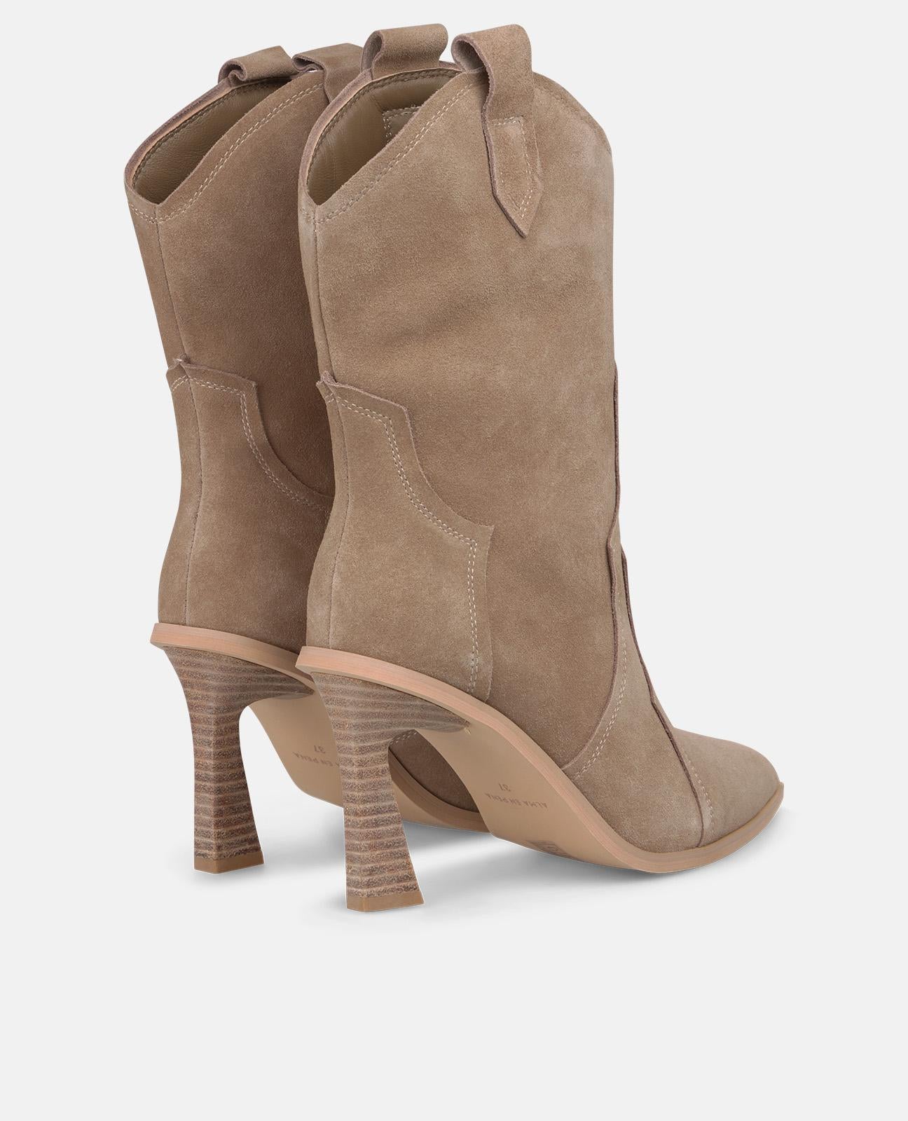 BOTÍN BORDADO TACÓN