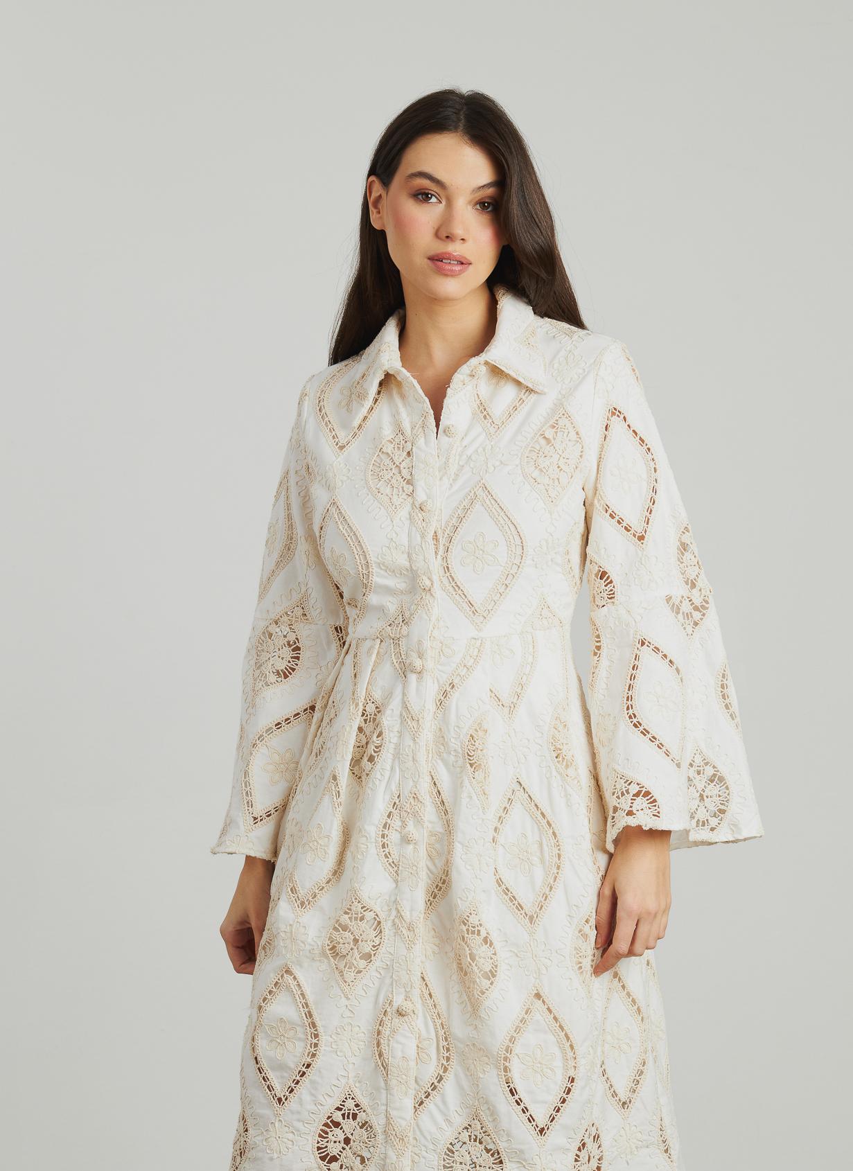 VESTIDO CORTO DETALLES BORDADOS