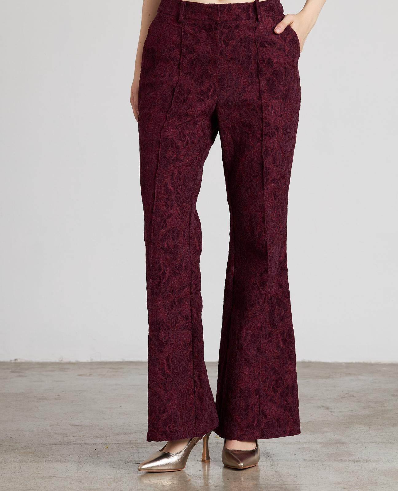 PLANTALÓN FLARE CON TEXTURA