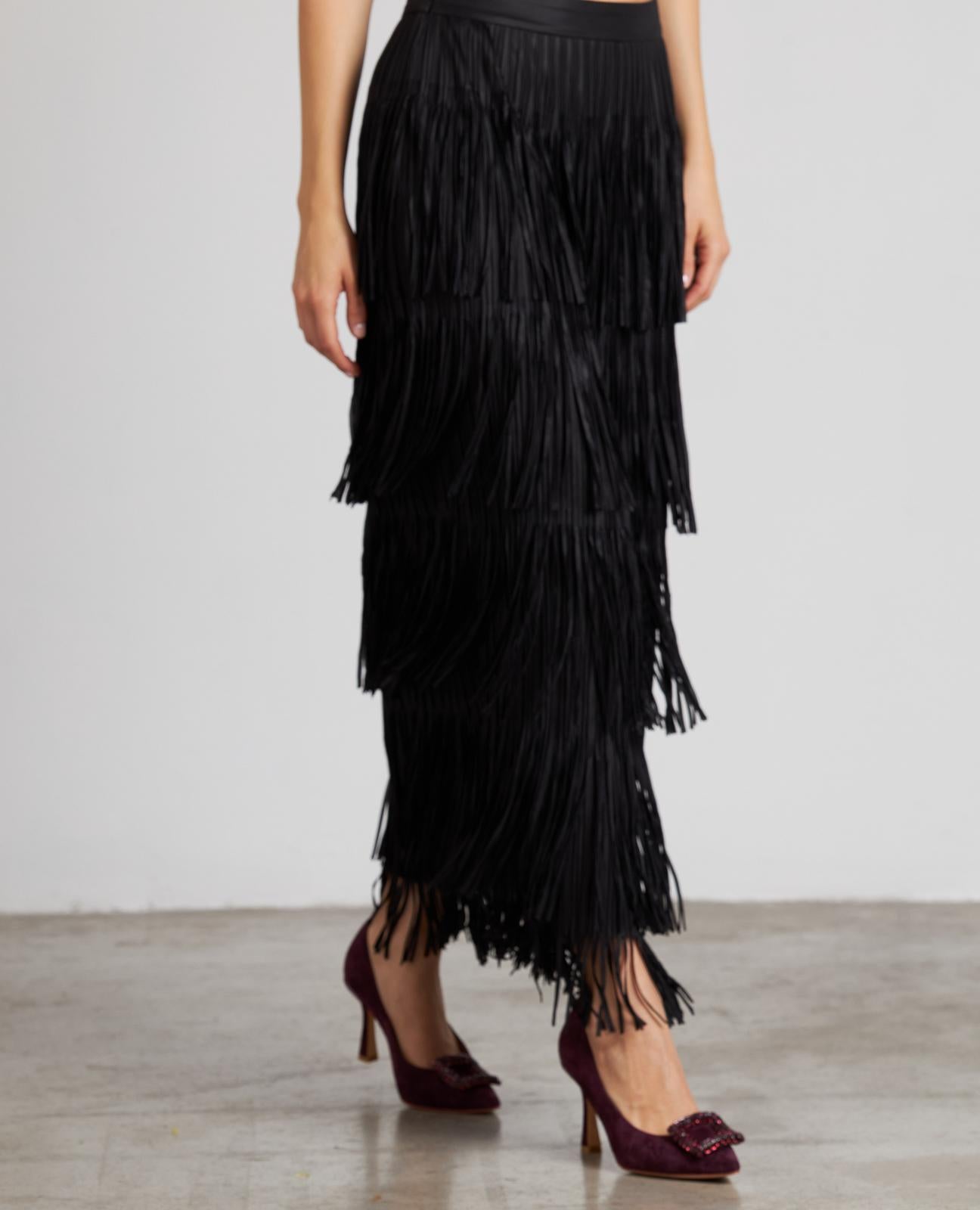 FALDA CUBIERTA CON FLECOS