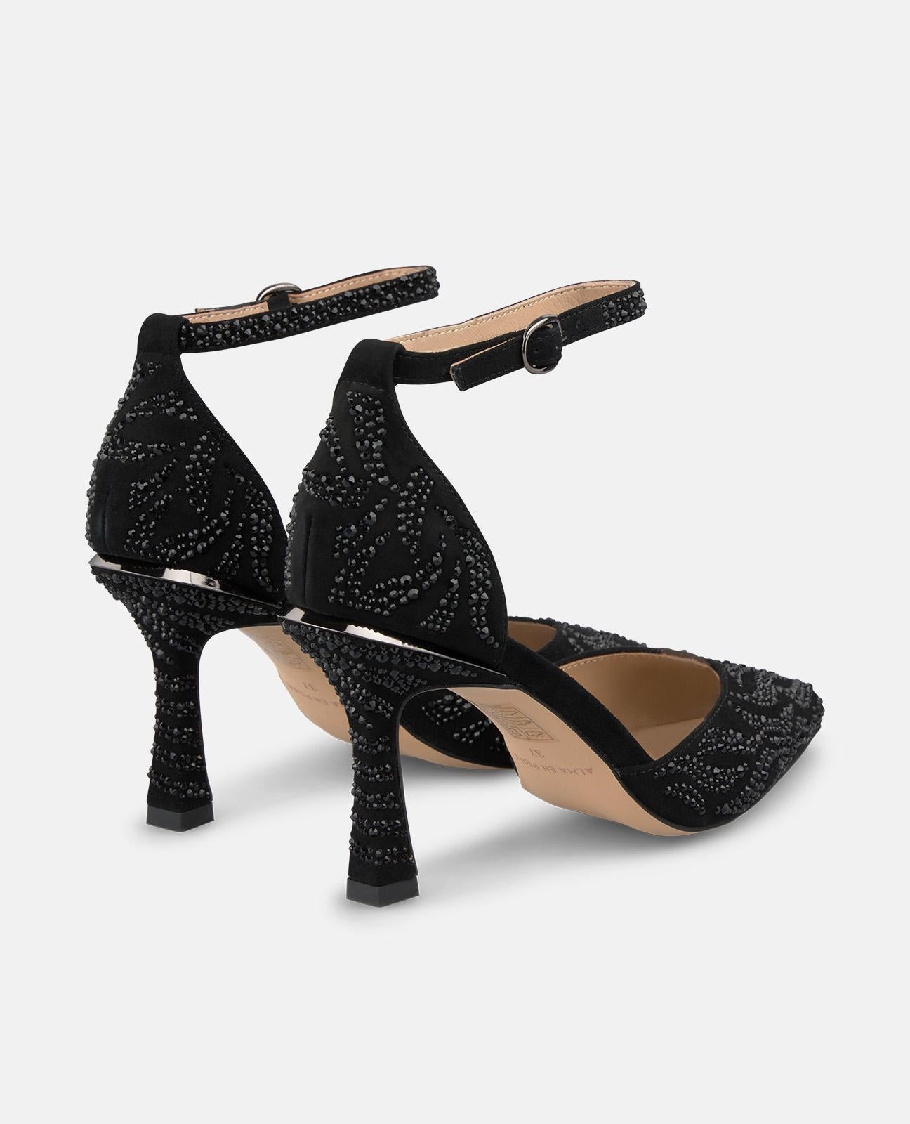 ZAPATO CON DETALLES TACÓN