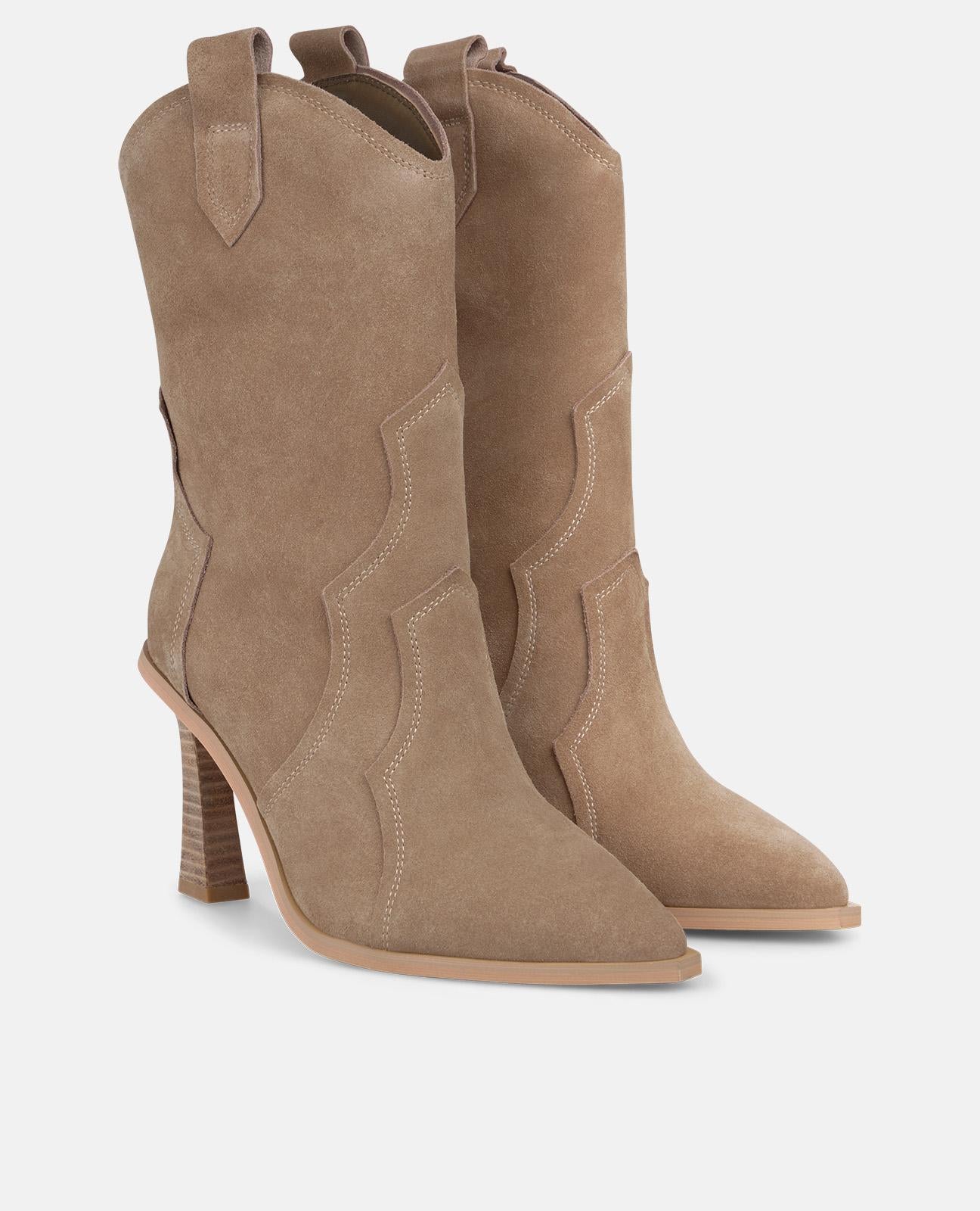 BOTÍN BORDADO TACÓN