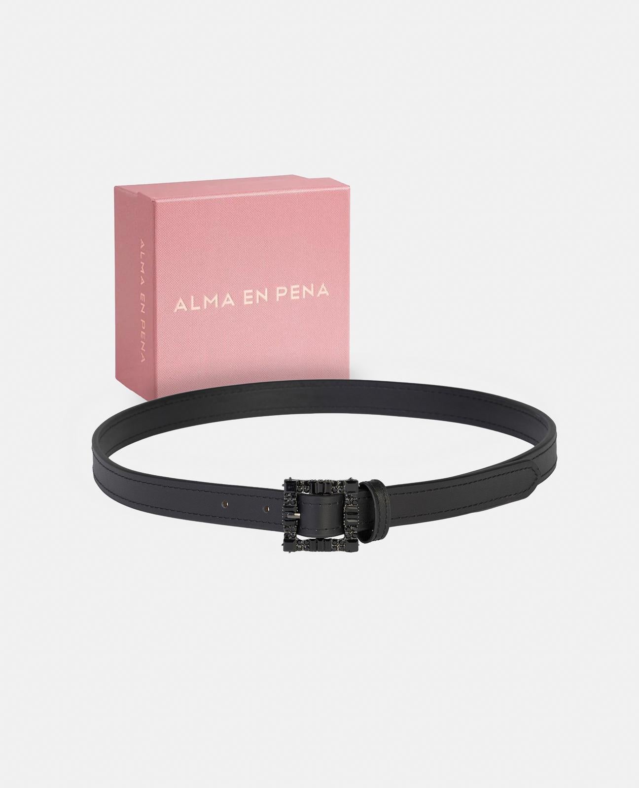 CINTURÓN CON HEBILLA DETALLE