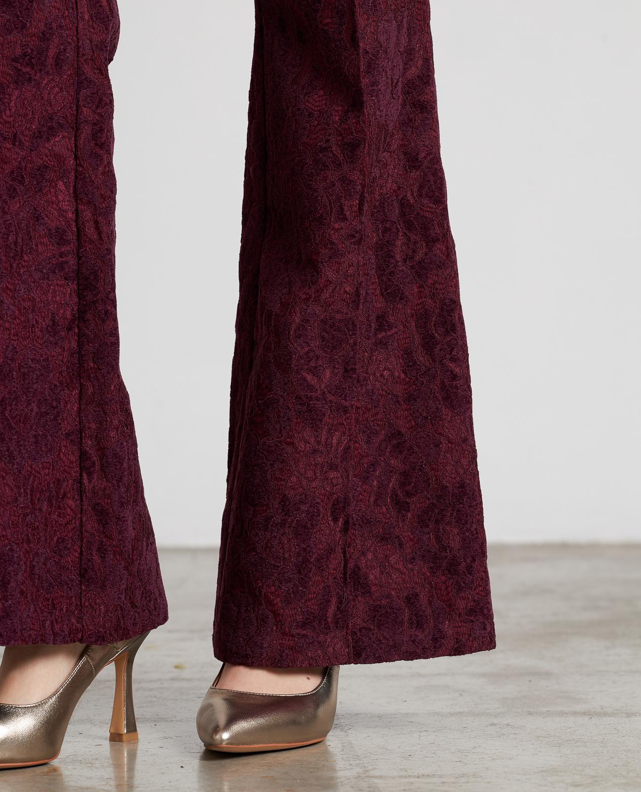 PLANTALÓN FLARE CON TEXTURA