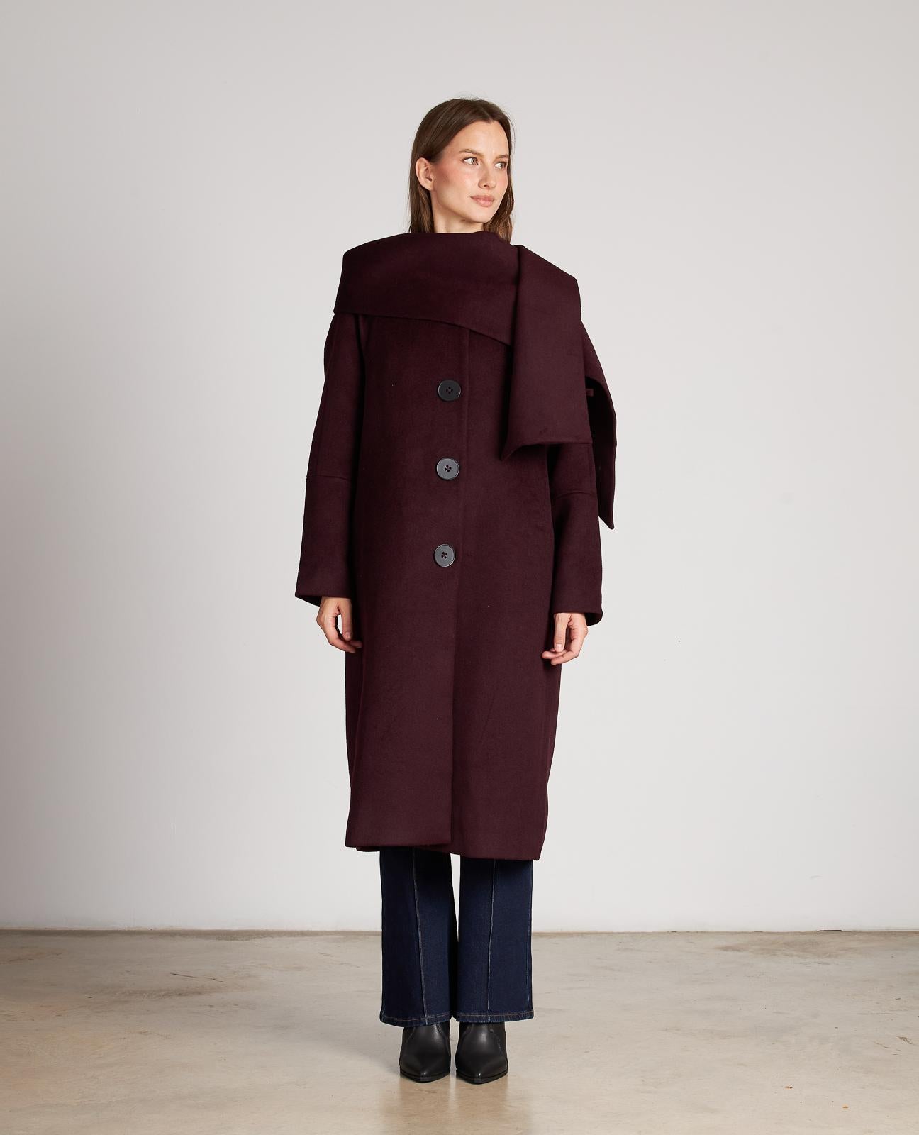 ABRIGO CON BUFANDA BOTONES