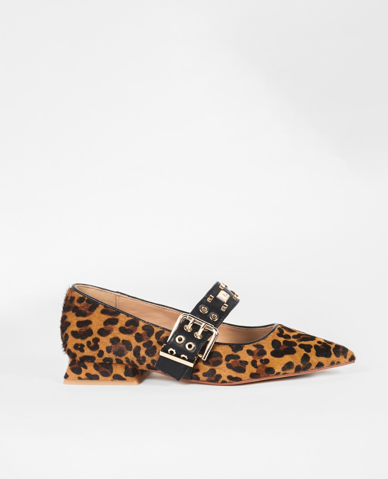 ZAPATO HEBILLA ANCHA TACÓN