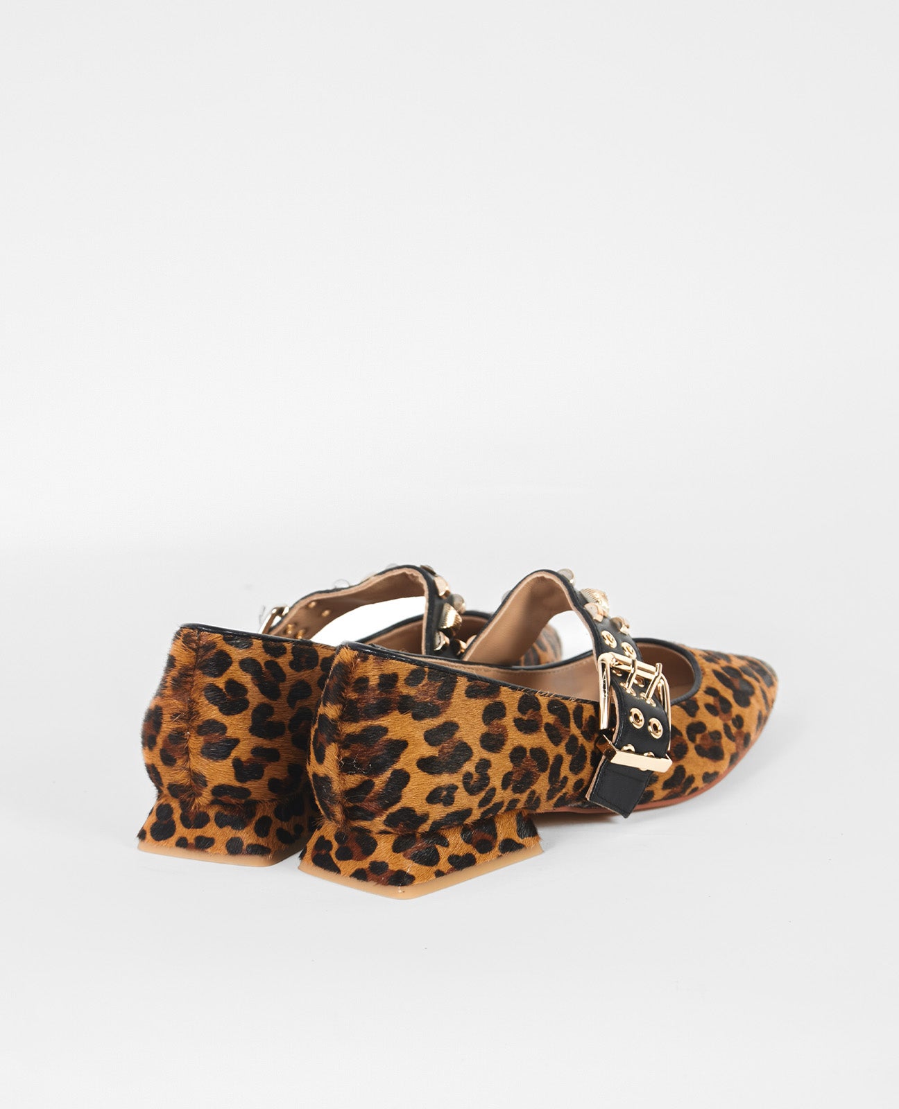 ZAPATO HEBILLA ANCHA TACÓN