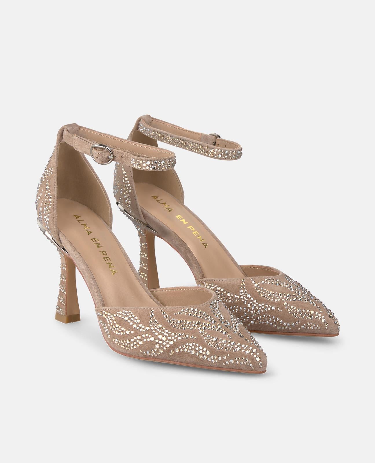 ZAPATO CON DETALLES TACÓN