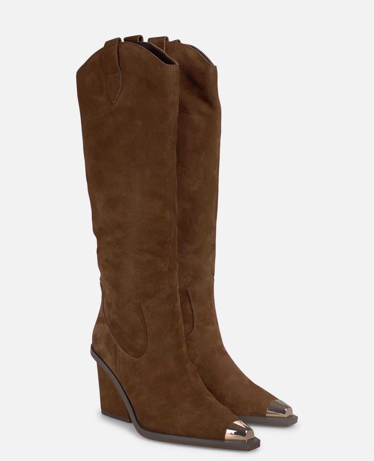 BOTA TACÓN CON TEXTURA