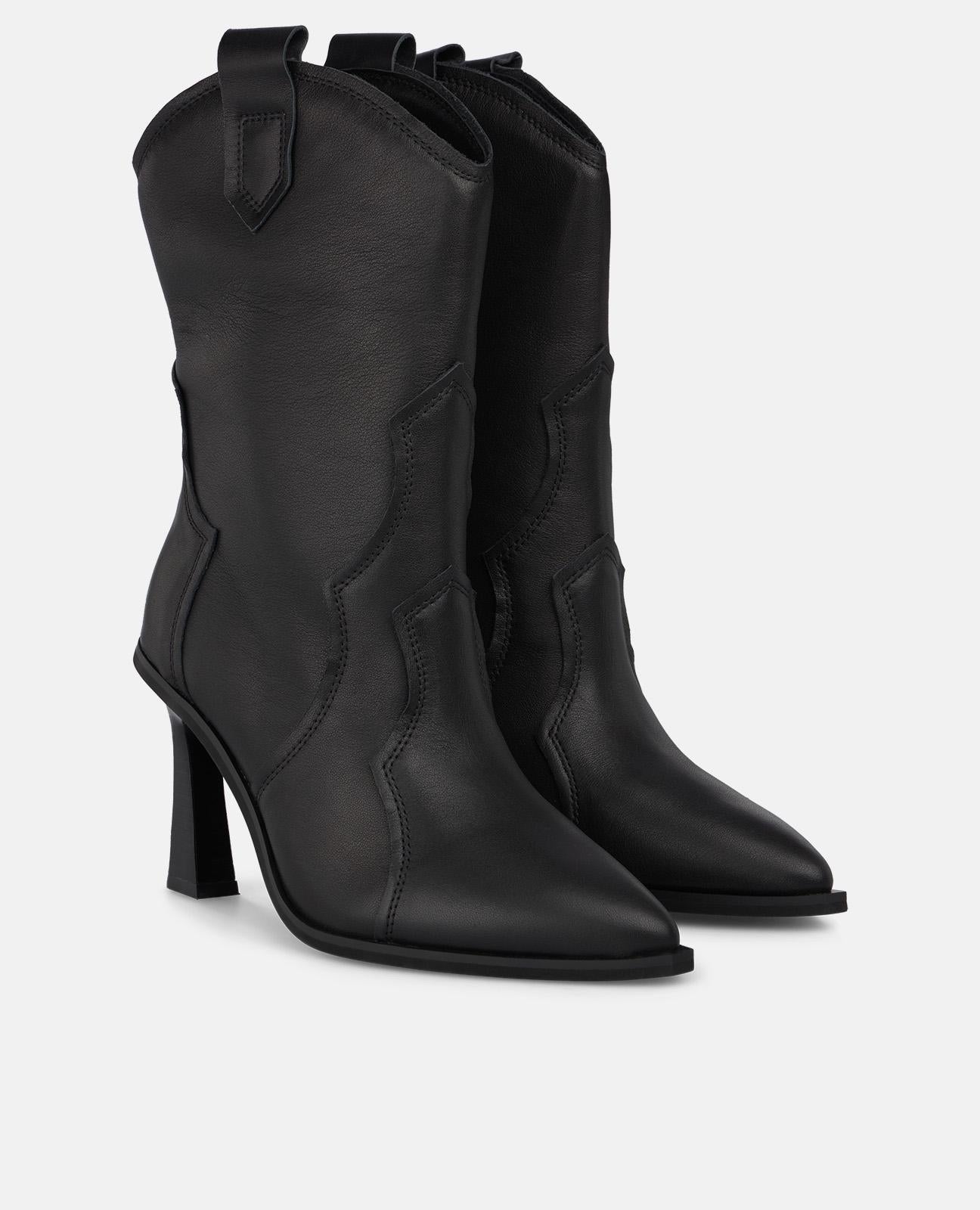 BOTÍN BORDADO TACÓN