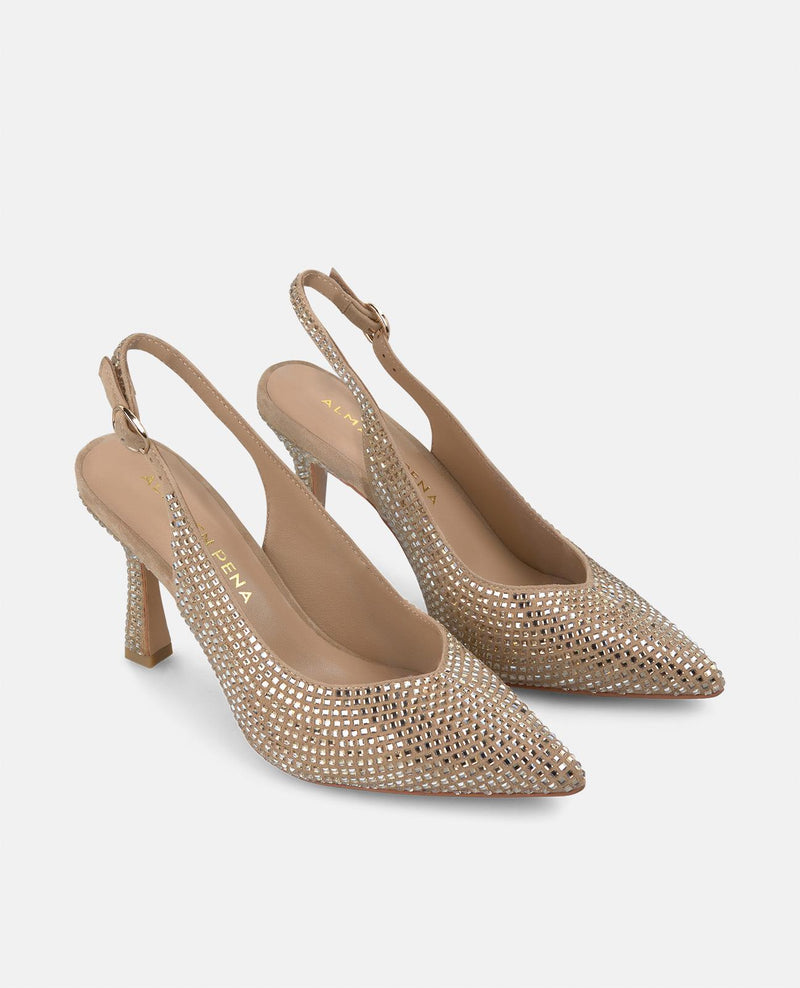 ZAPATO CUBIERTO CON PEDRERÍA