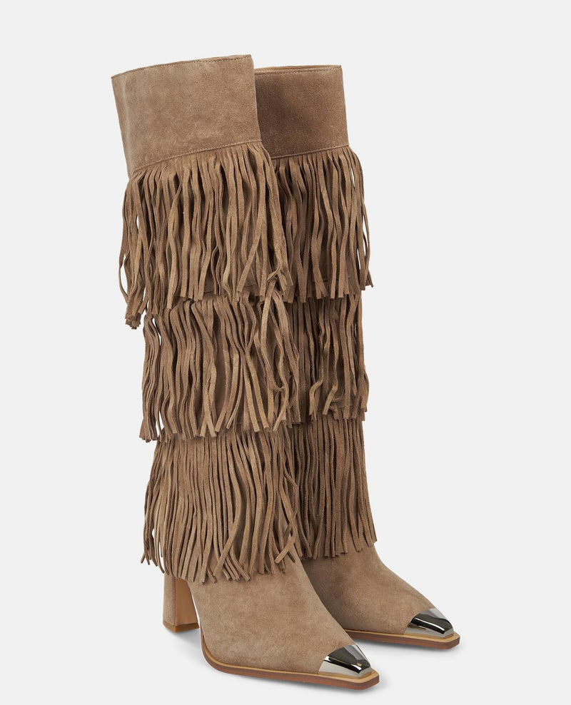 BOTA CUBIERTA DE FLECOS