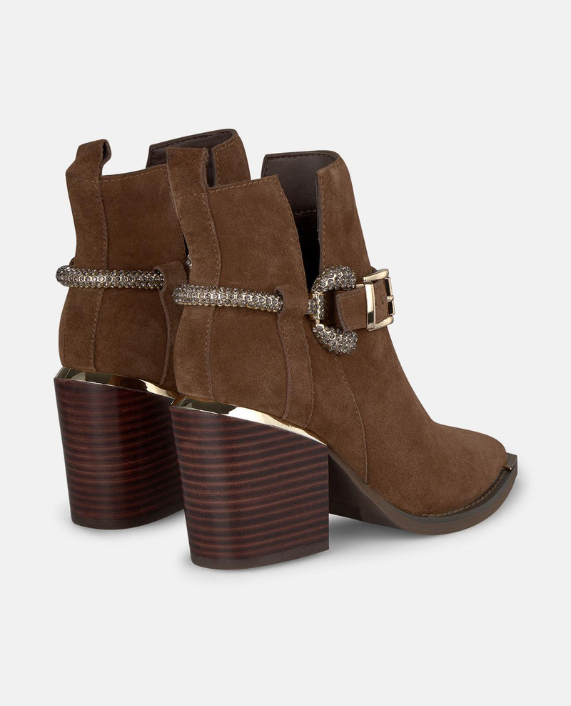 BOTÍN CON ESTRIBO PEDRERÍA