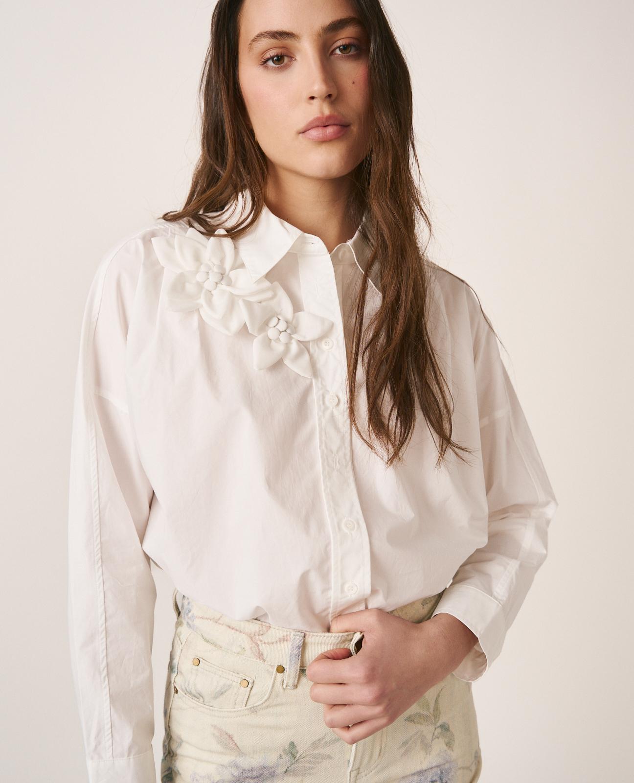 CAMISA HOMBRO FLOR