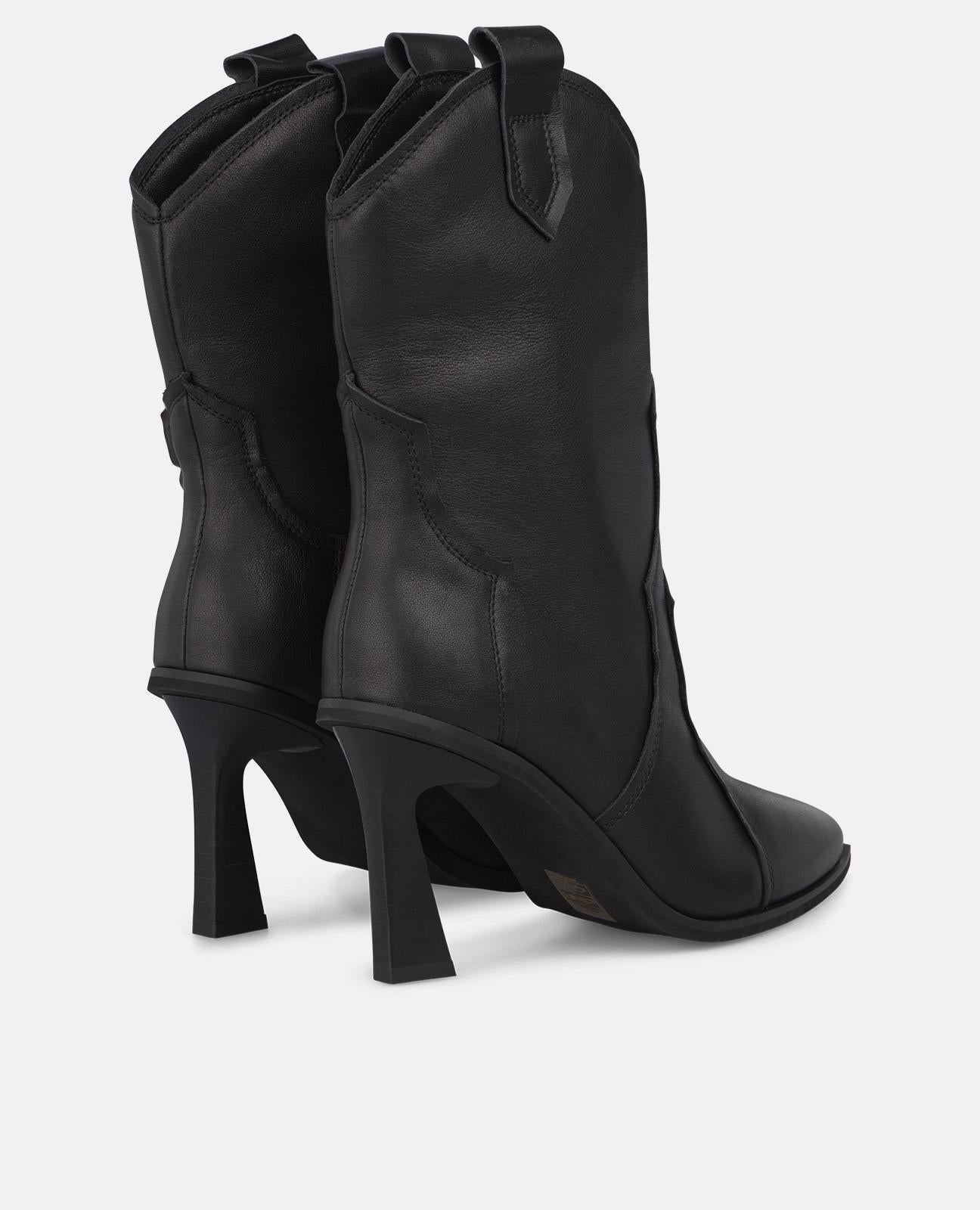 BOTÍN BORDADO TACÓN