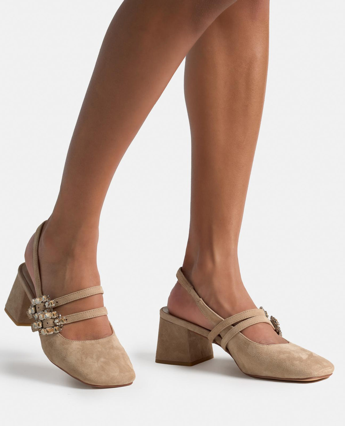 ZAPATO TACÓN HEBILLAS