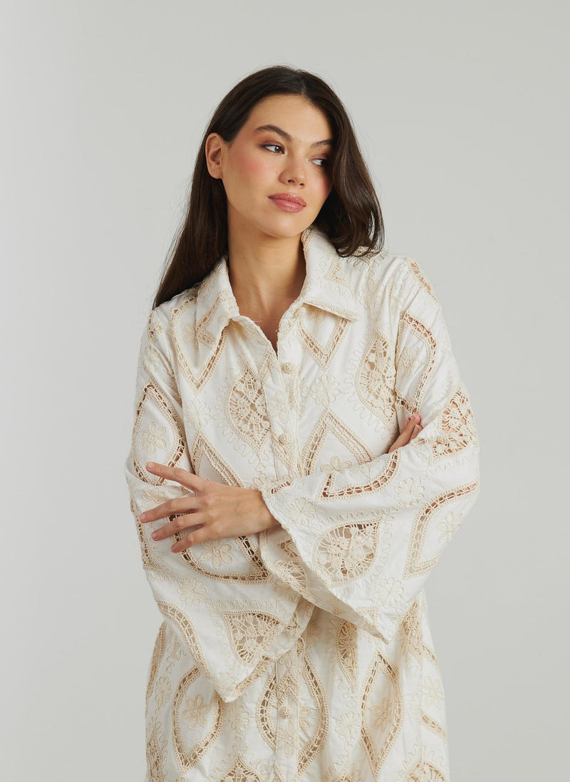 VESTIDO CORTO DETALLES BORDADOS