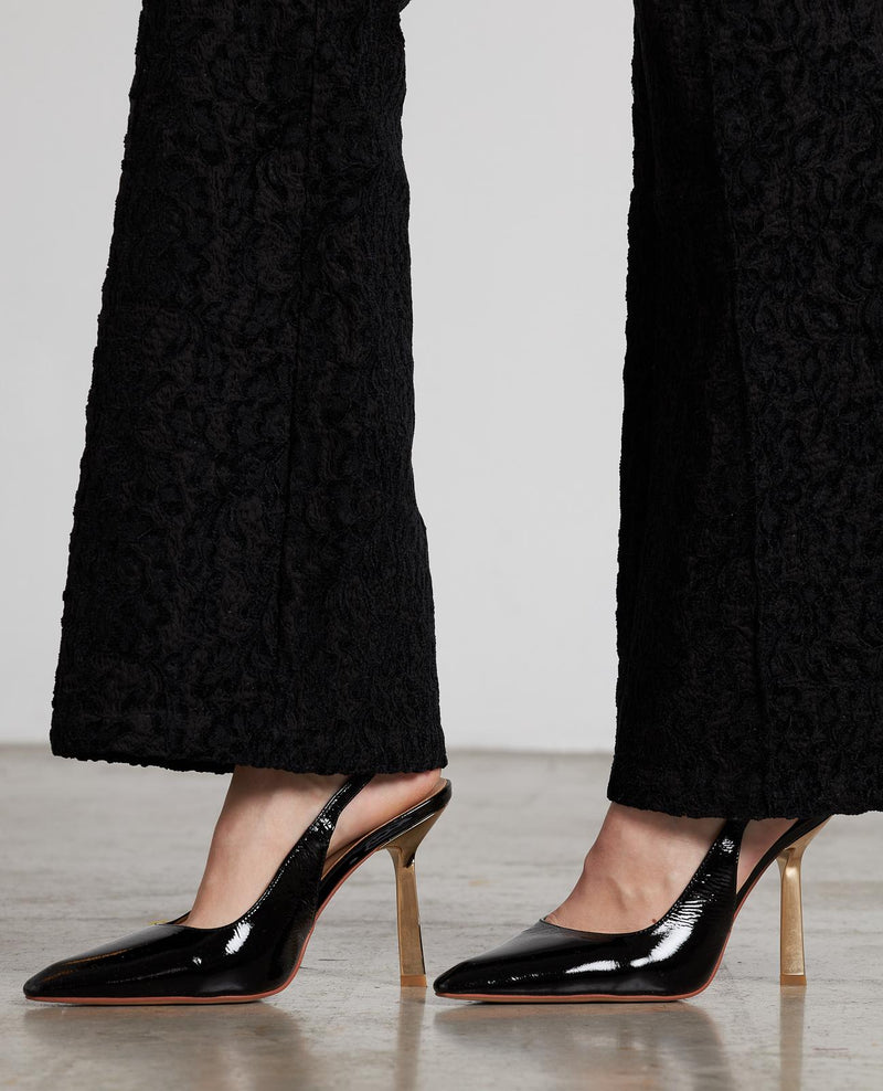 PLANTALÓN FLARE CON TEXTURA