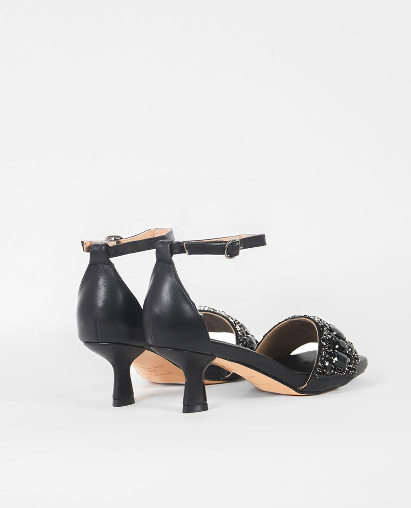 SANDALIA TACÓN TIRA JOYA